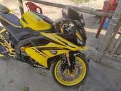 YAMAHA R15 V3